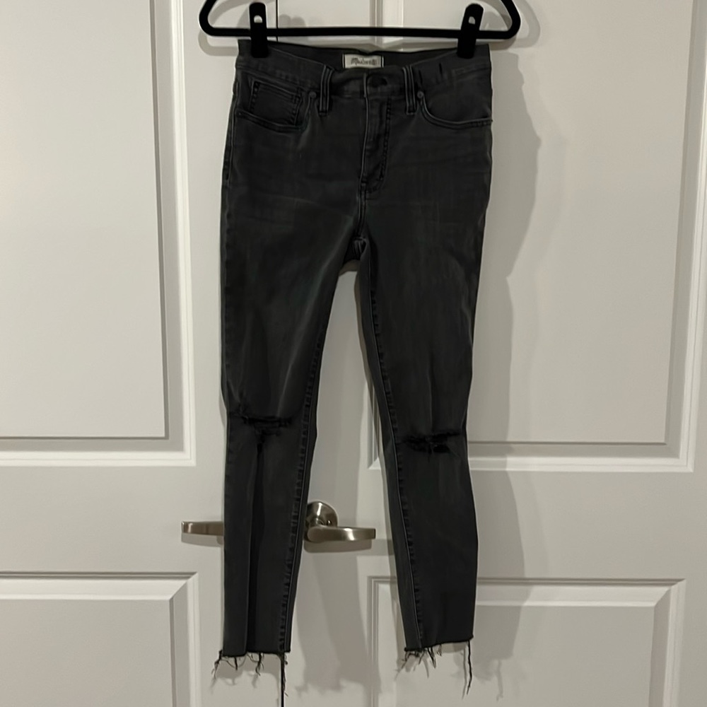 Lightly worn Madewell 9” Mid-Rise Skinny jeans in Black Sea size 28P (petite)
